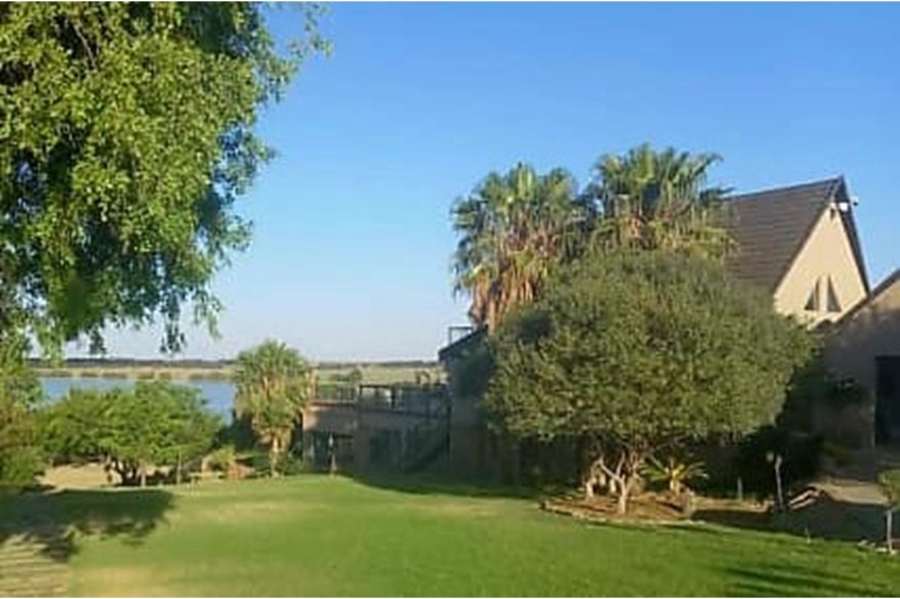 7 Bedroom Property for Sale in Oranjeville Free State